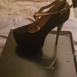 Lala Black/Gold Scene heels